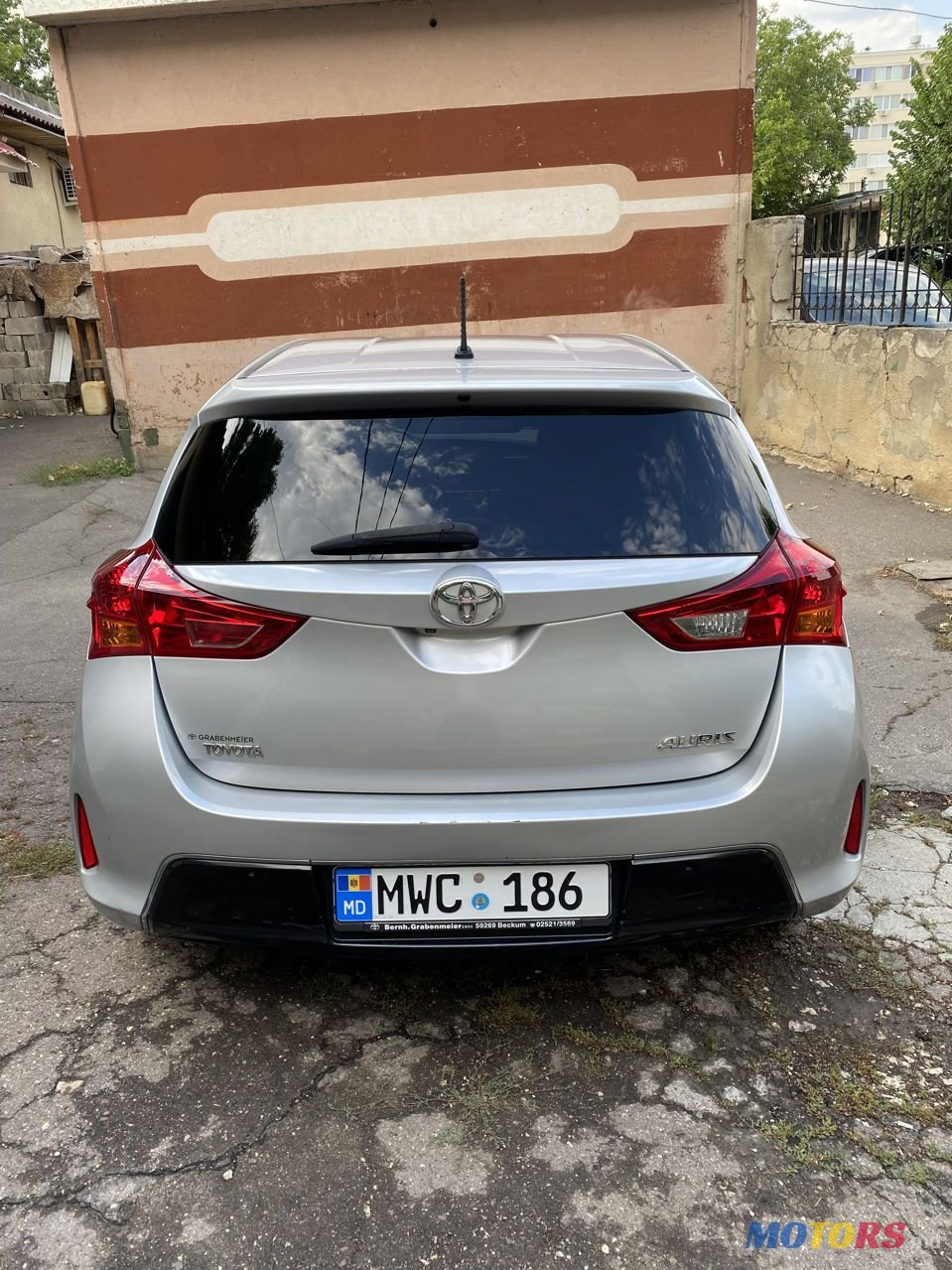 2015' Toyota Auris photo #3