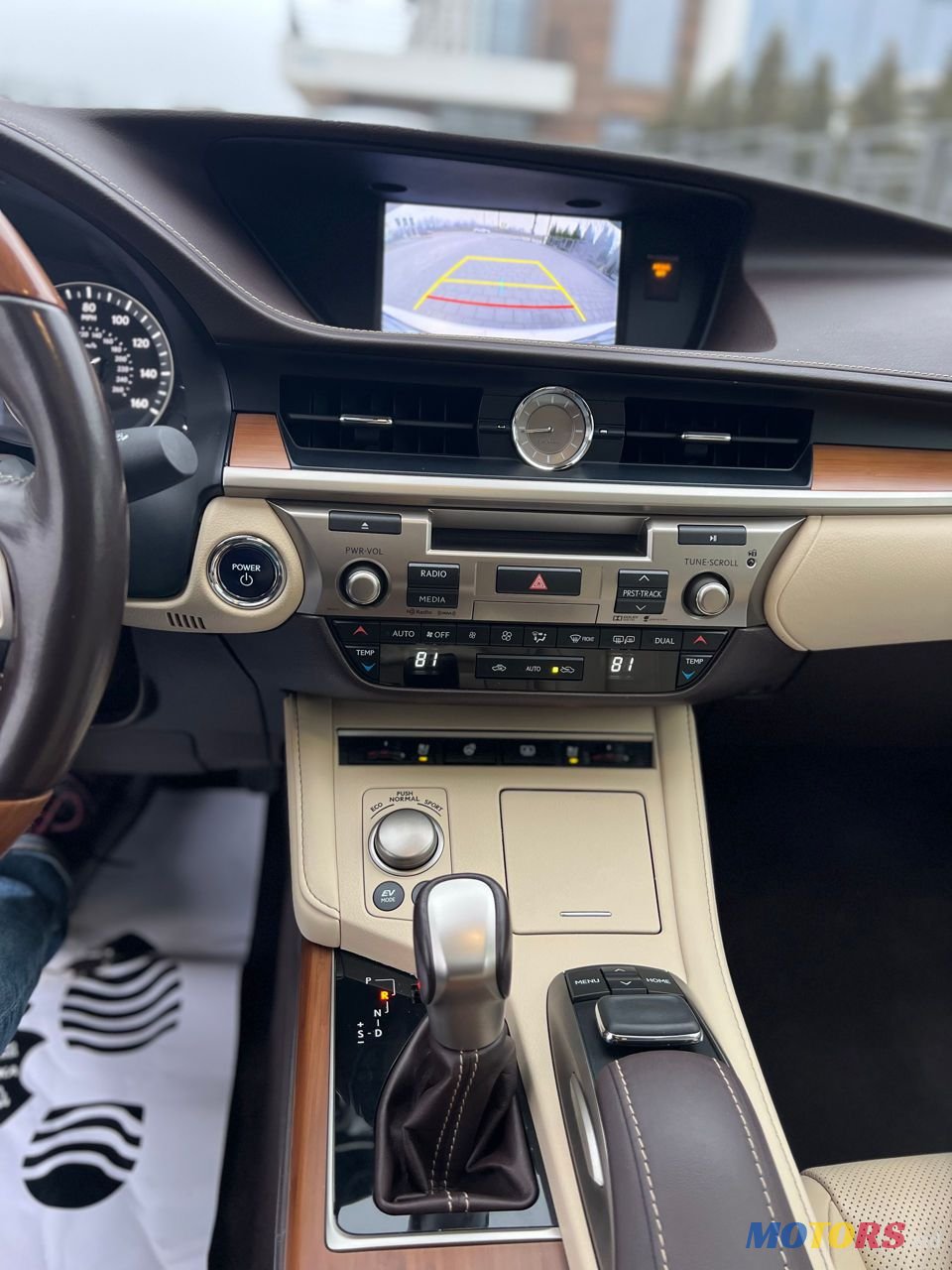 2016' Lexus Es Series photo #6