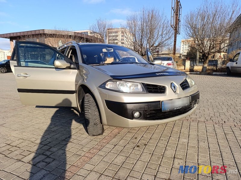 2008' Renault Megane photo #6