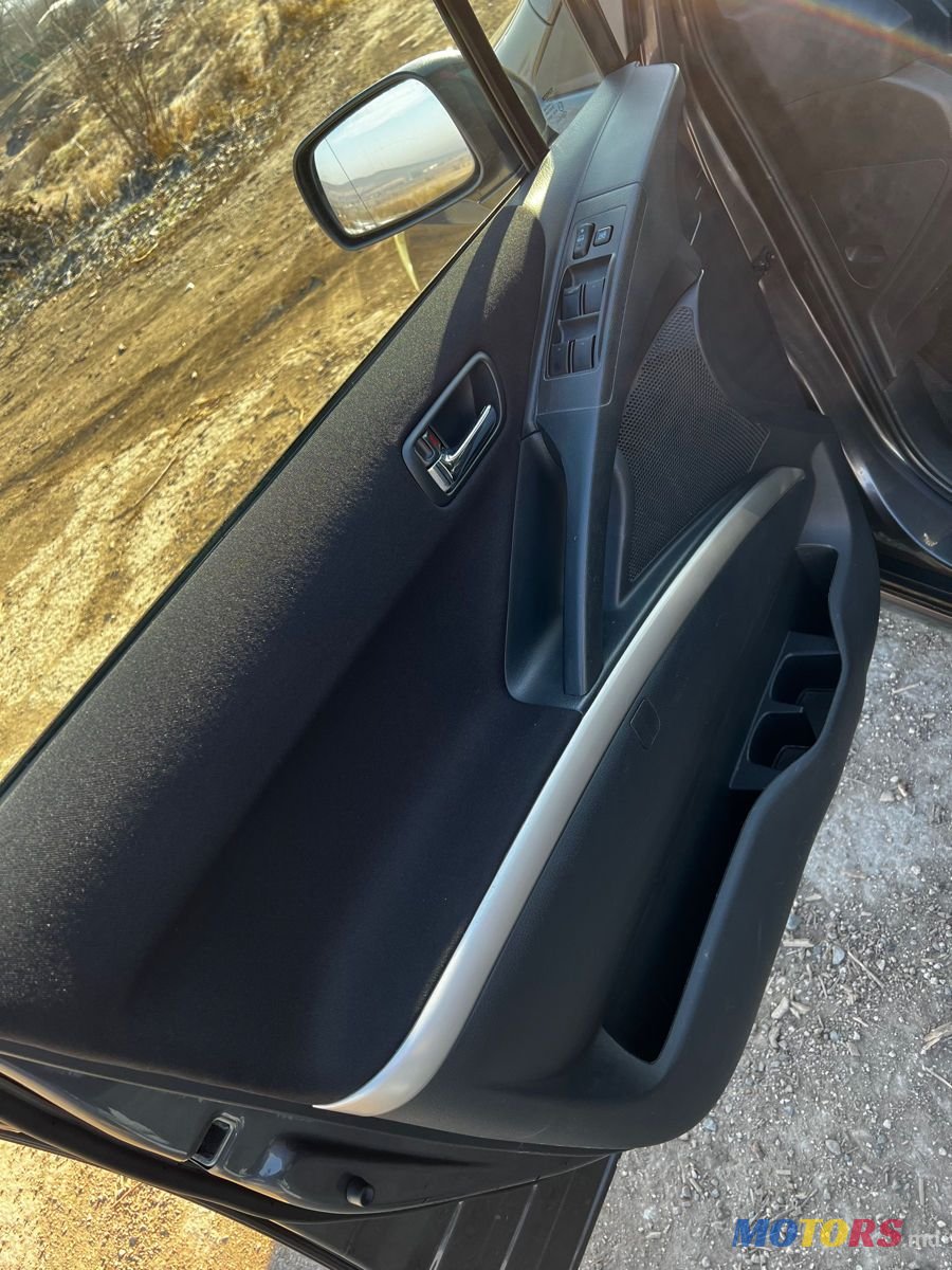 2007' Toyota Corolla Verso photo #5