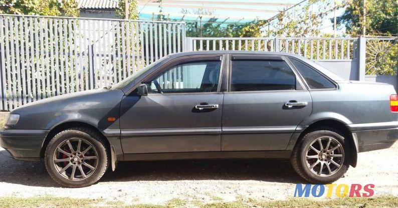 1995' Volkswagen Passat photo #1