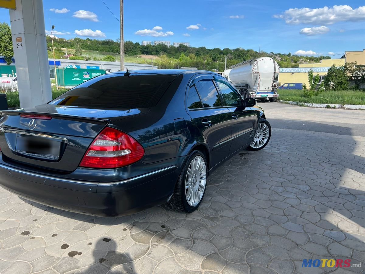 2005' Mercedes-Benz E-Class photo #1