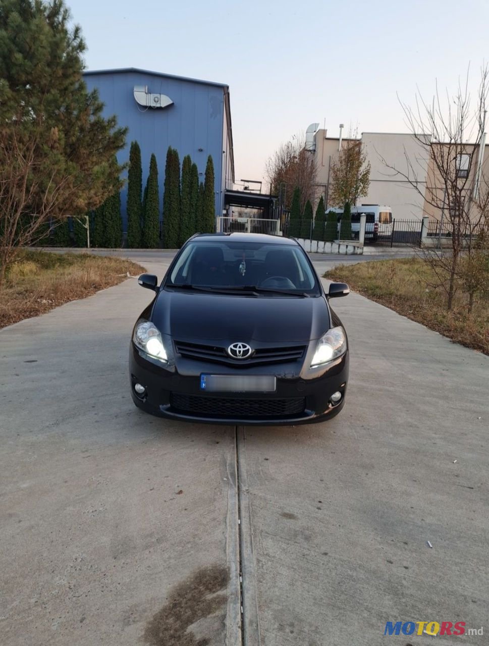 2010' Toyota Auris photo #2
