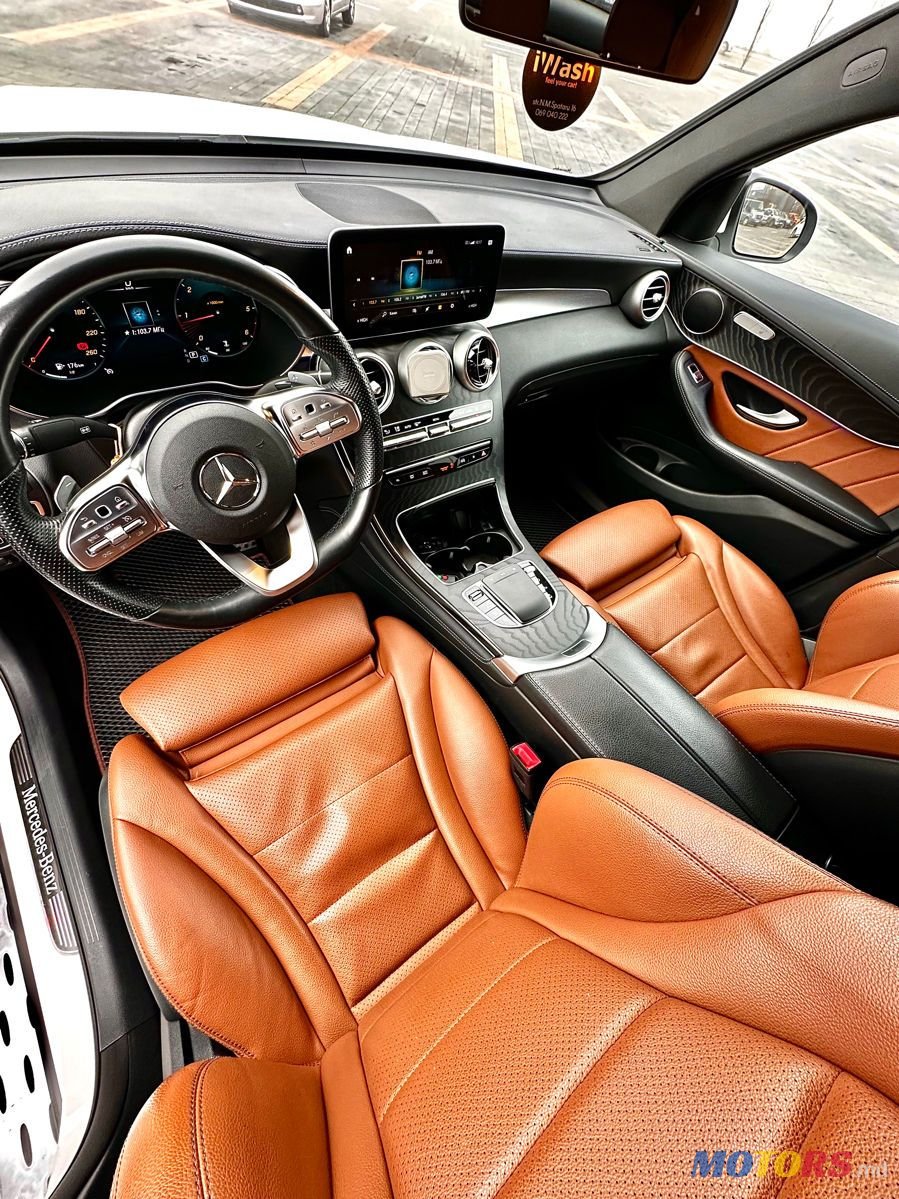 2020' Mercedes-Benz Glc Coupe photo #2