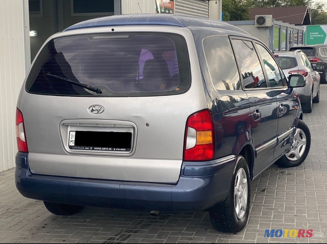 2002' Hyundai Trajet photo #3
