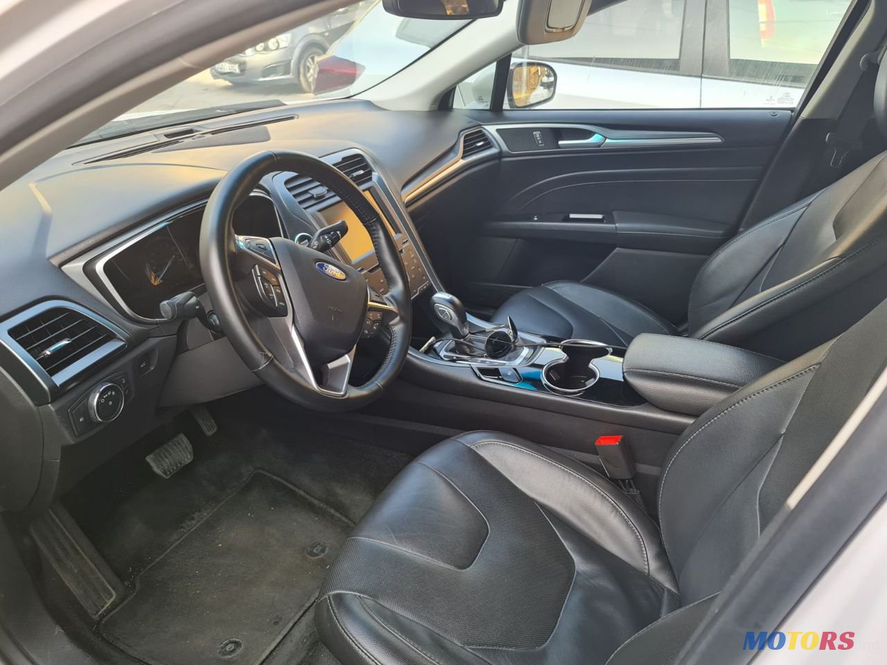 2013' Ford Fusion photo #2