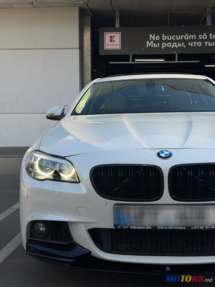 2015' BMW 5 Series photo #2