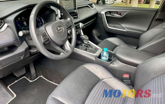 2022' Toyota RAV4 photo #5