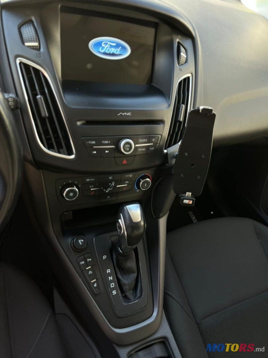 2017' Ford Focus photo #5