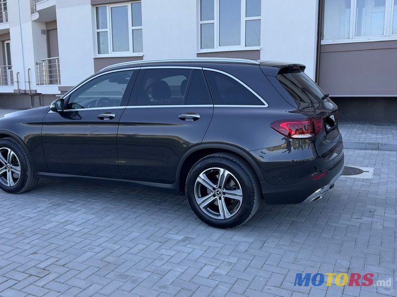 2021' Mercedes-Benz GLC photo #4