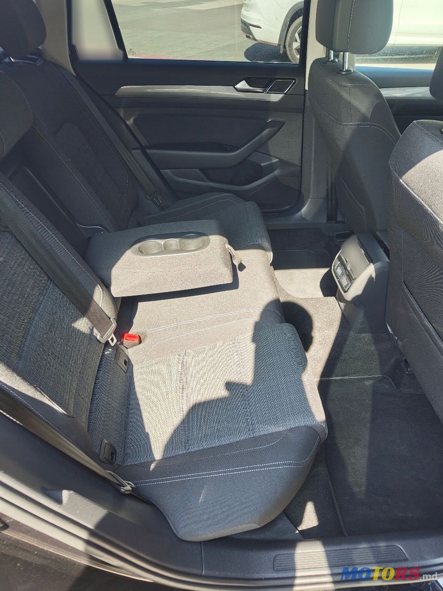 2020' Volkswagen Passat photo #3