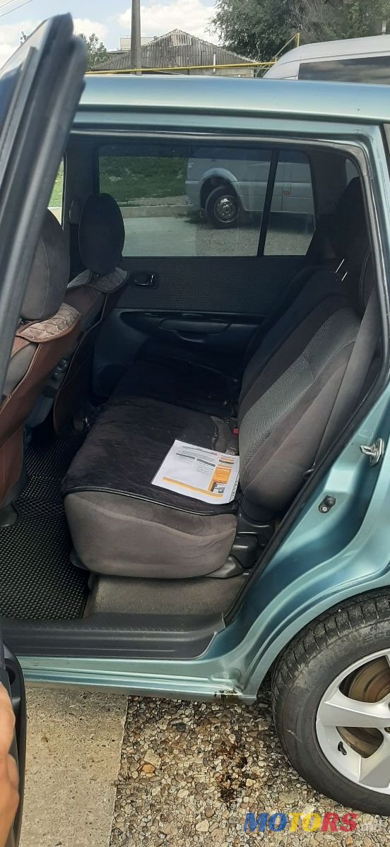 2002' Mazda Premacy photo #4