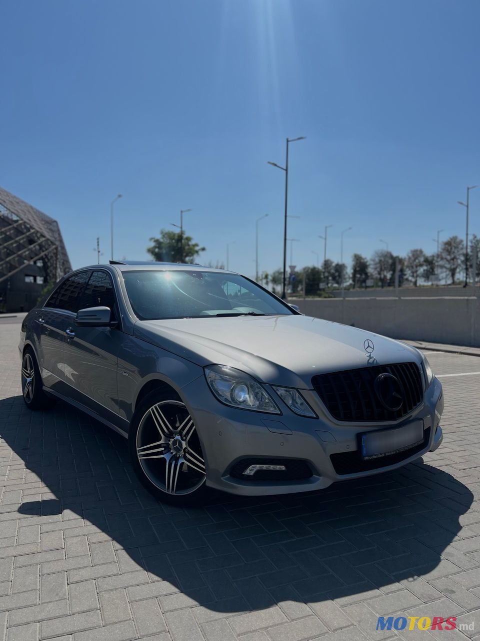 2009' Mercedes-Benz E-Class photo #1