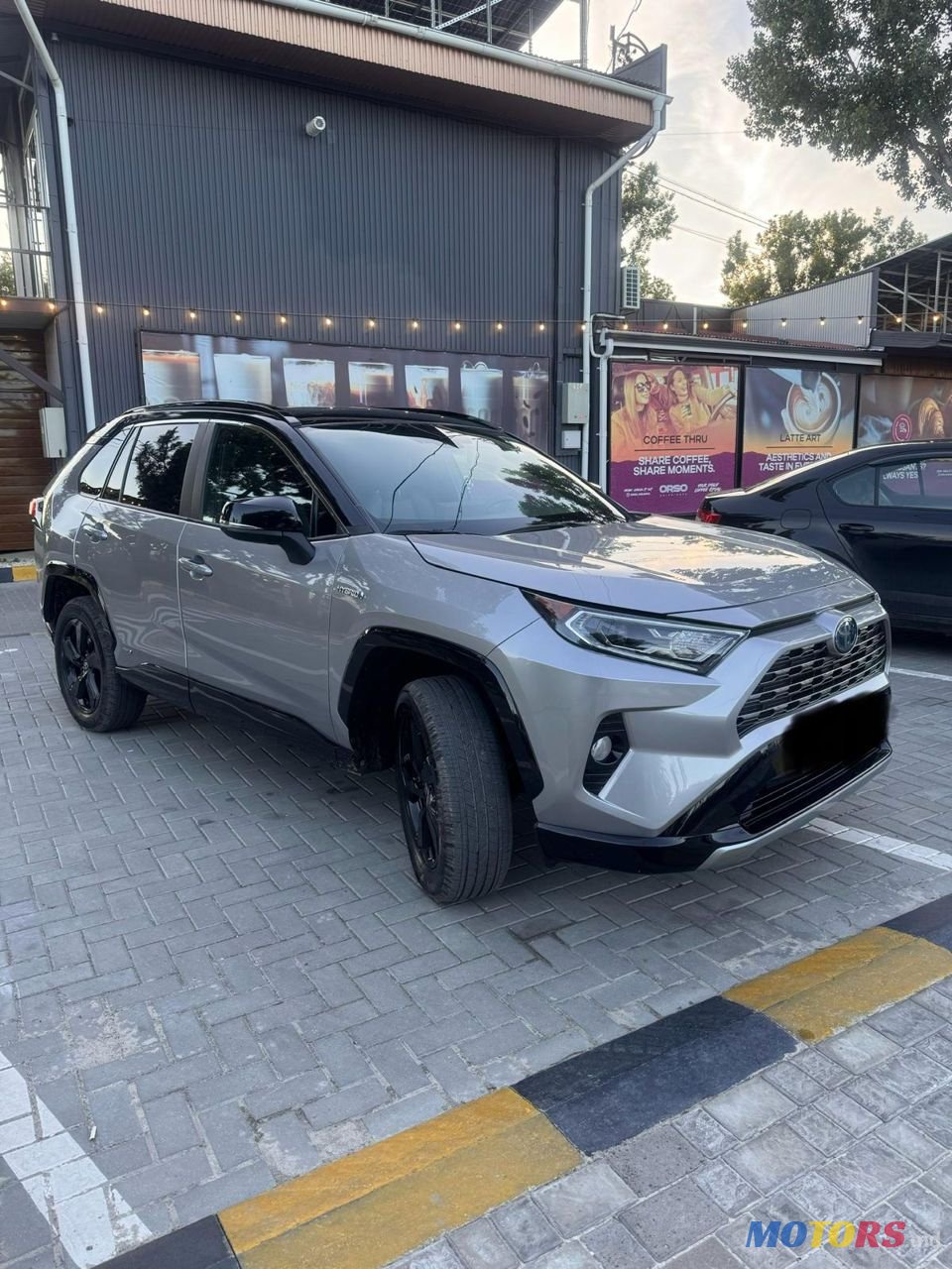 2021' Toyota RAV4 photo #2