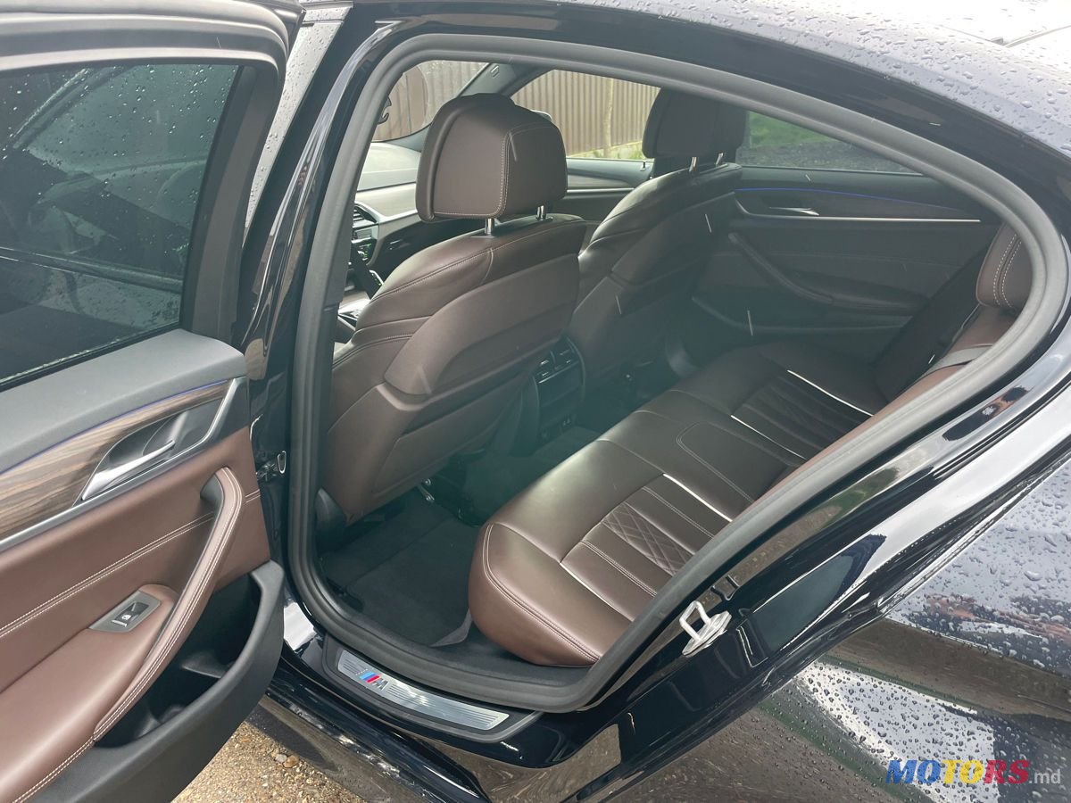 2020' BMW 5 Series photo #6