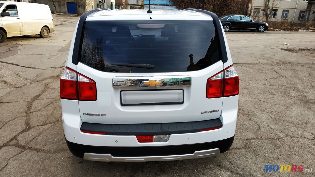 2011' Chevrolet Orlando photo #3