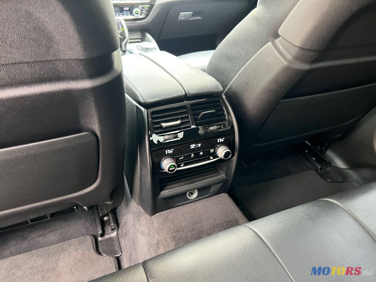 2017' BMW 5 Series photo #4