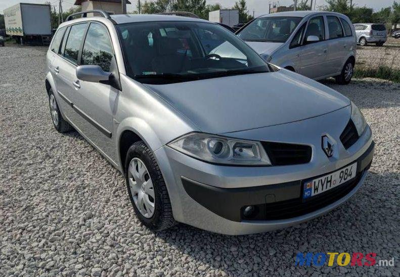 2008' Renault Megane photo #2