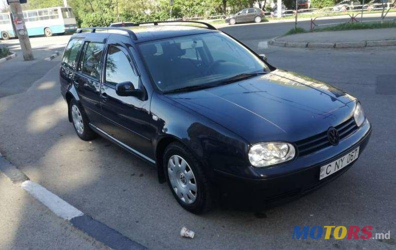 2001' Volkswagen Golf photo #3