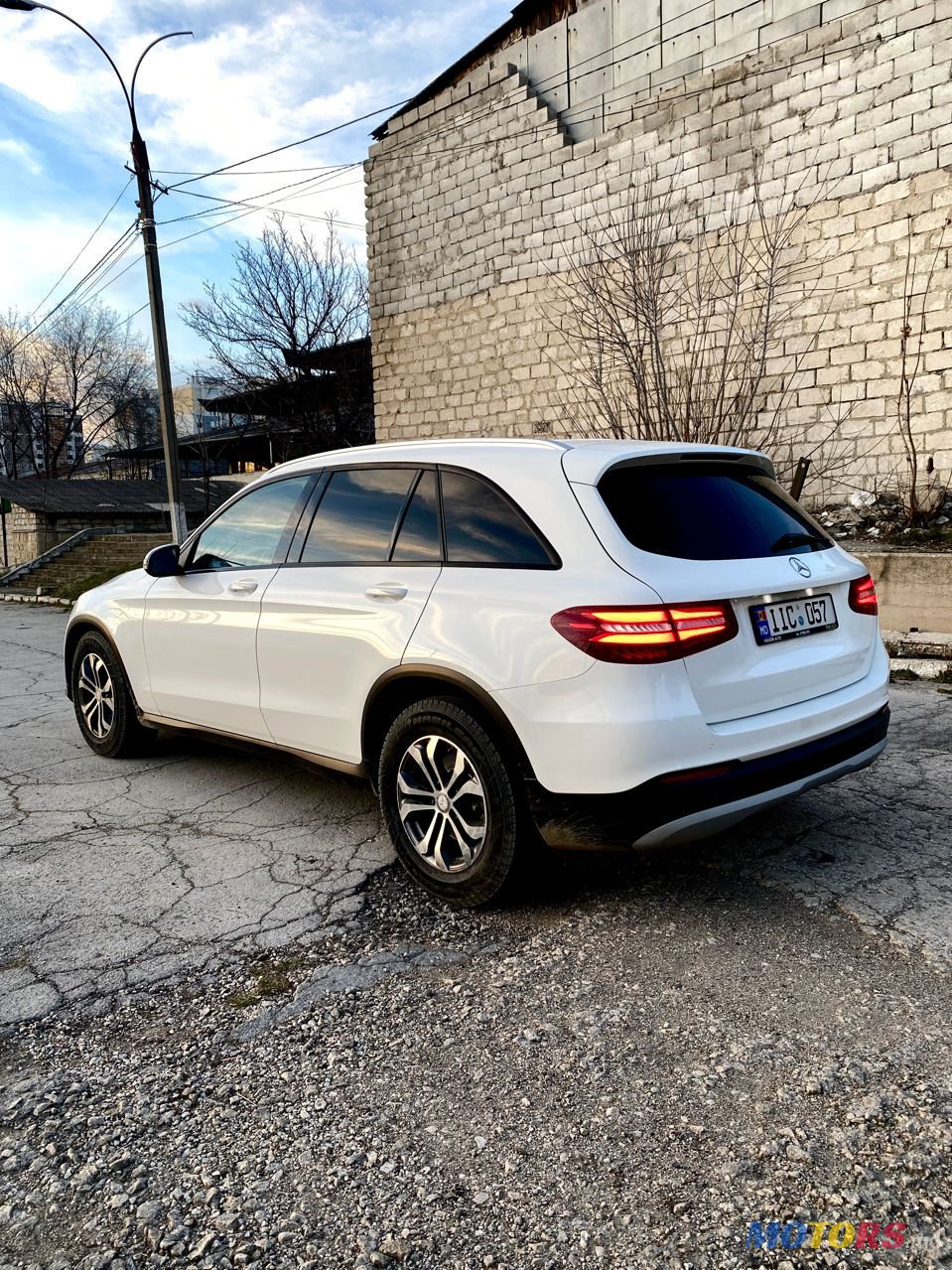 2017' Mercedes-Benz GLC photo #2