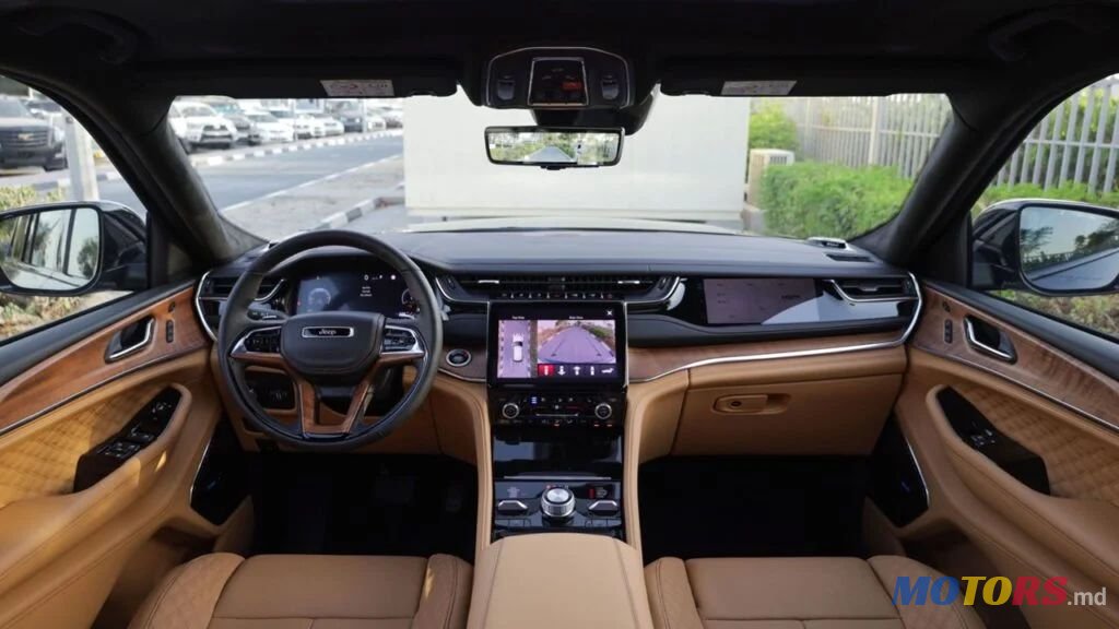2022' Jeep Grand Cherokee photo #4