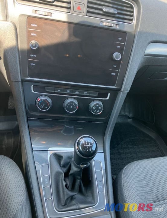 2018' Volkswagen Golf photo #2