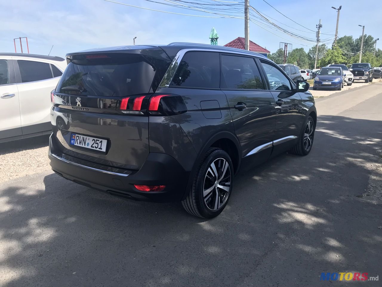 2019' Peugeot 5008 photo #2