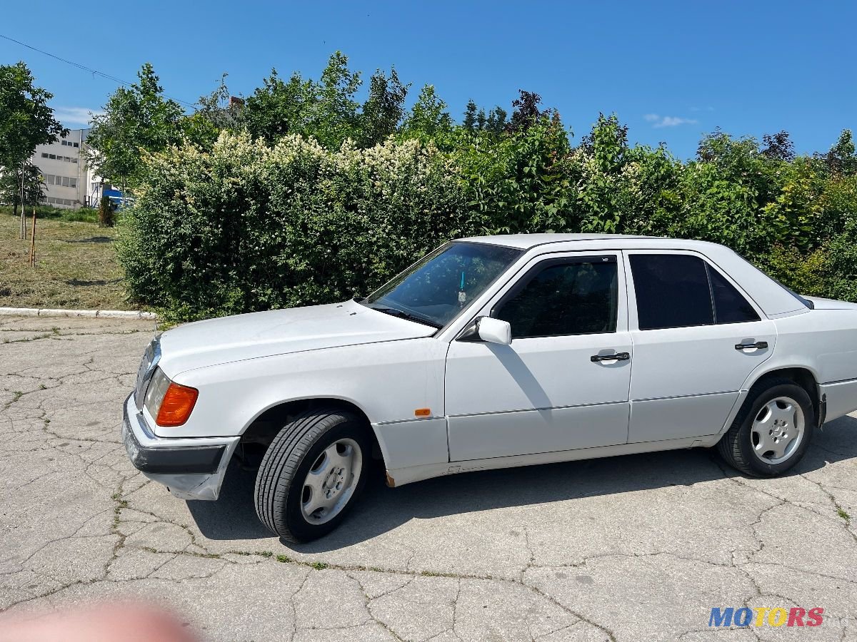 1991' Mercedes-Benz W124 photo #3