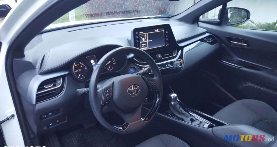 2020' Toyota C-Hr photo #4