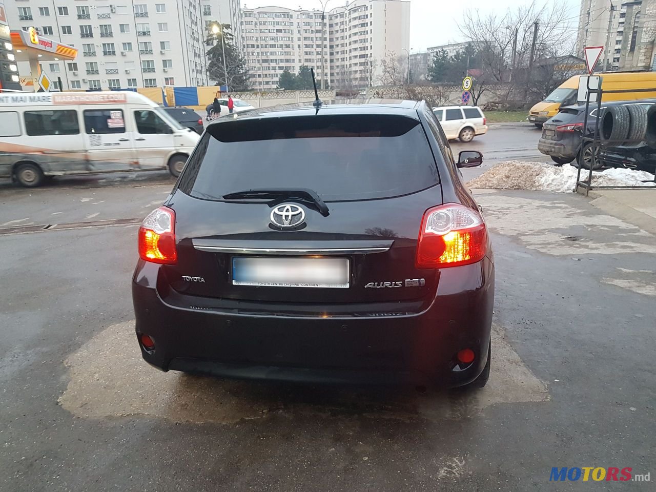 2011' Toyota Auris photo #1