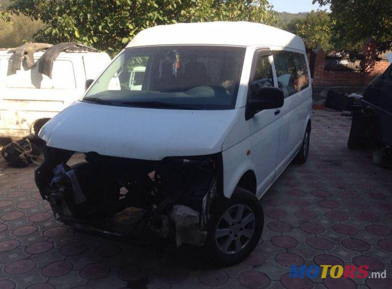 2005' Volkswagen Caravelle photo #4