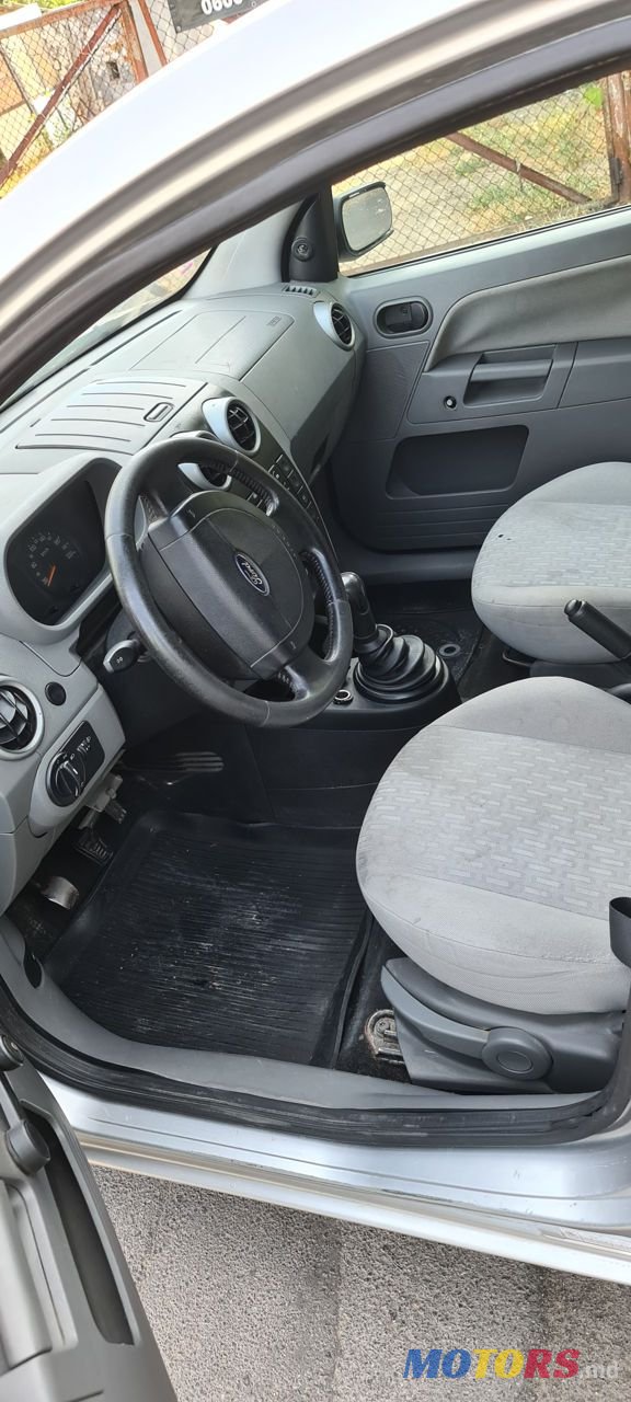 2002' Ford Fusion photo #4