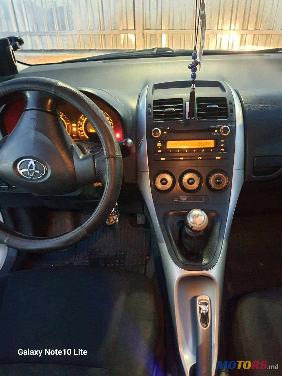 2007' Toyota Auris photo #5