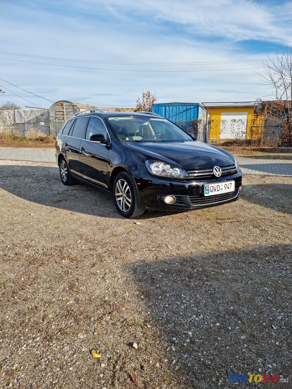 2011' Volkswagen Golf photo #1