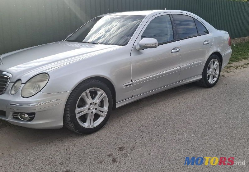 2007' Mercedes-Benz E-Class photo #3