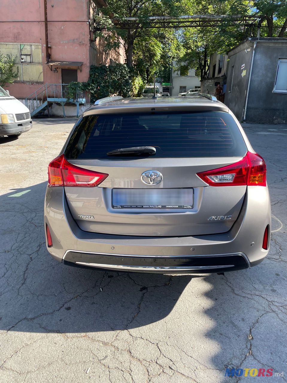 2014' Toyota Auris photo #3