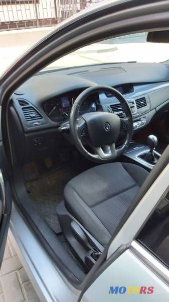 2009' Renault Laguna photo #6