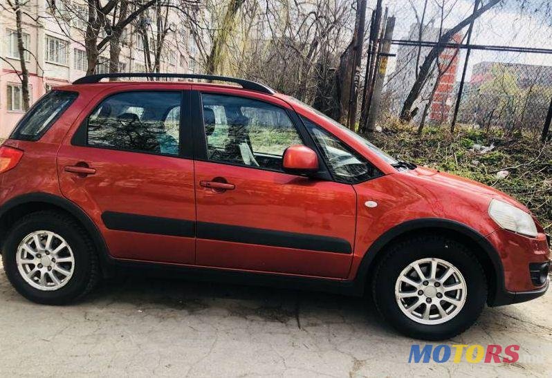 2012' Suzuki SX4 photo #1