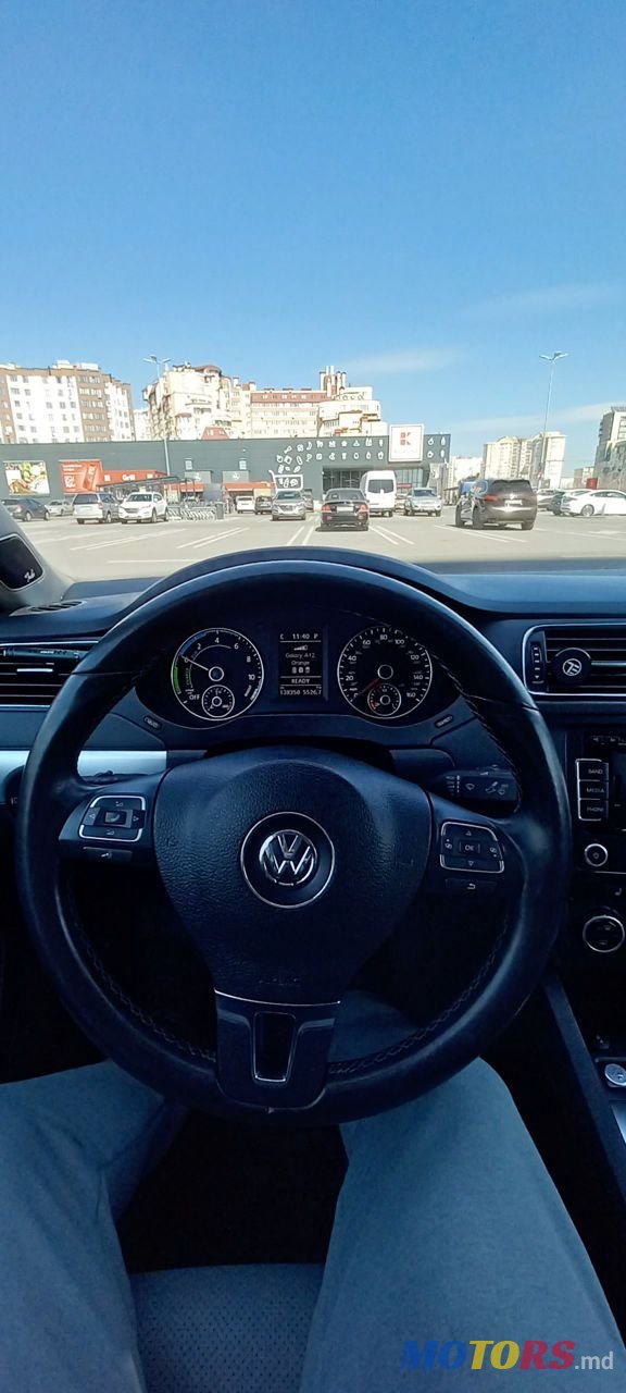 2013' Volkswagen Jetta photo #3