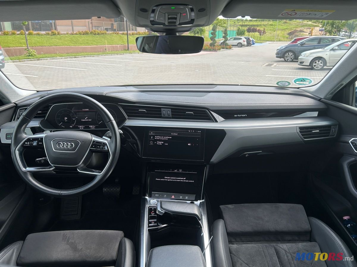 2019' Audi e-tron photo #5