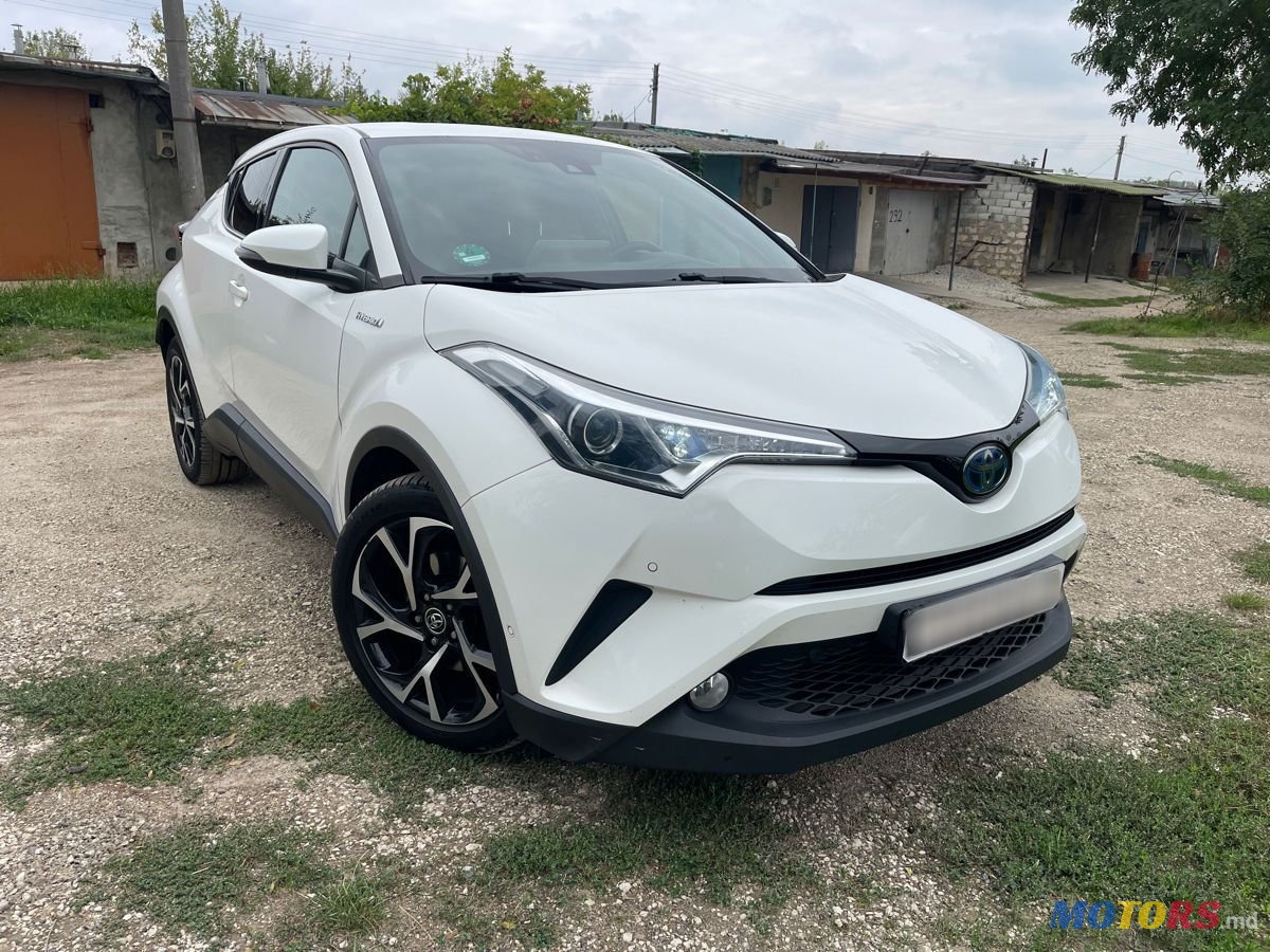 2019' Toyota C-HR photo #2