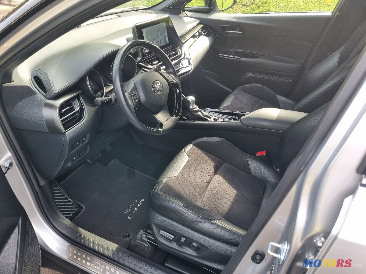 2022' Toyota C-HR photo #5