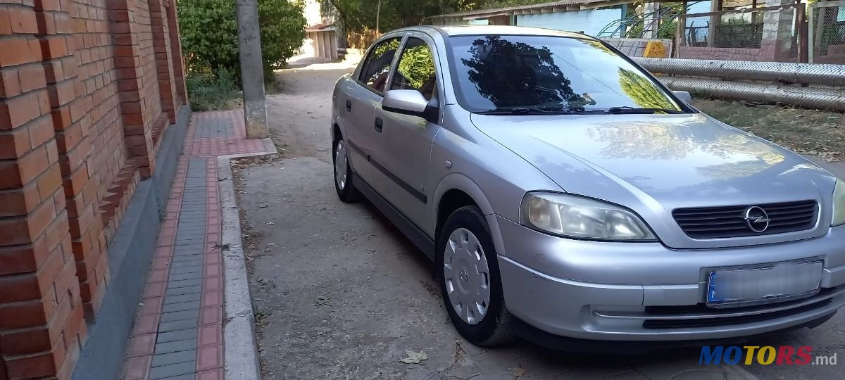2005' Opel Astra photo #2