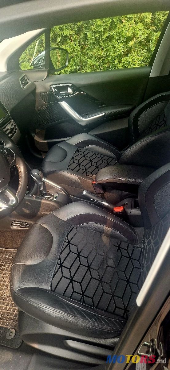 2015' Peugeot 208 photo #5