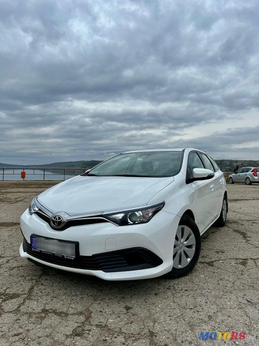 2016' Toyota Auris photo #1