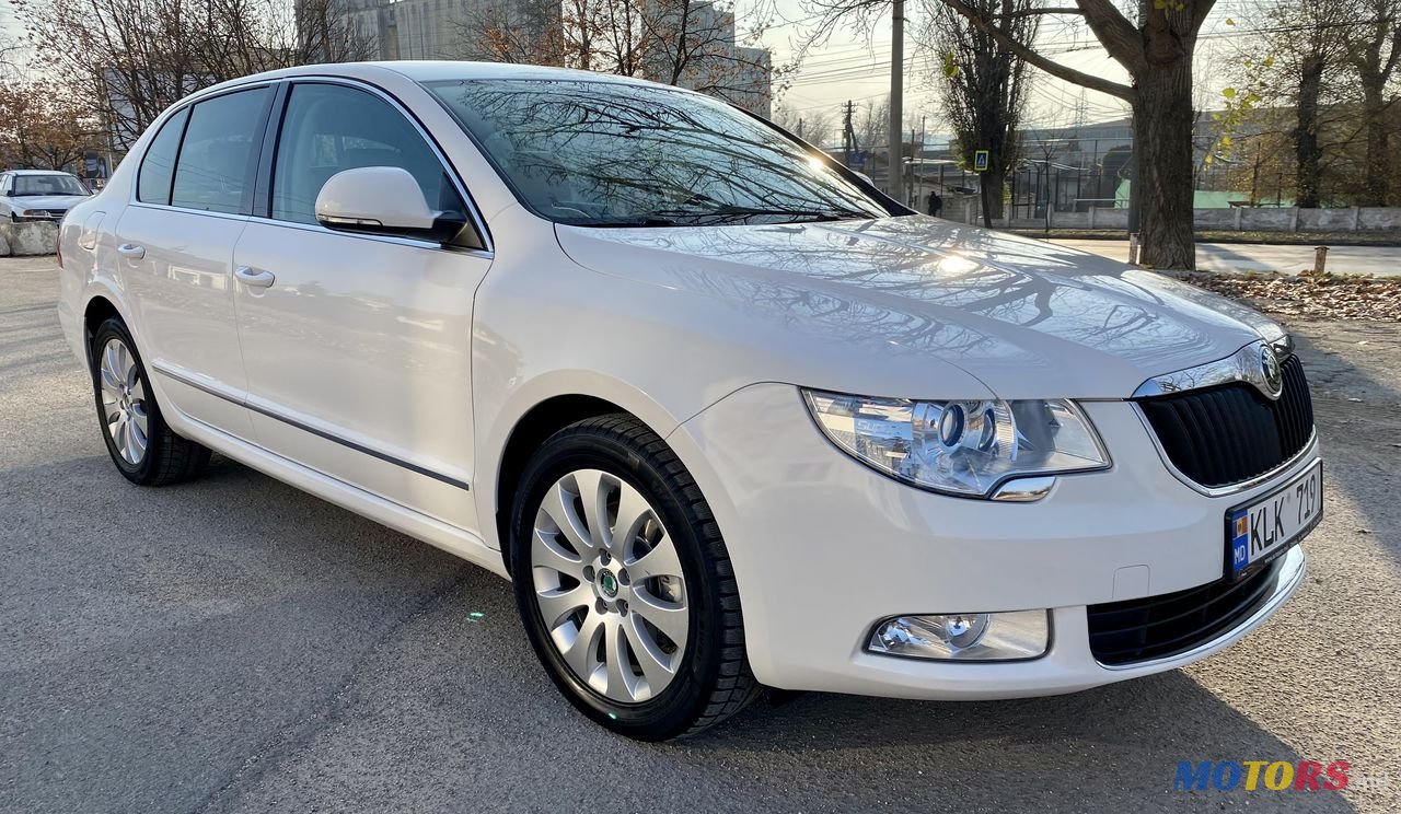 2011' Skoda Superb photo #1