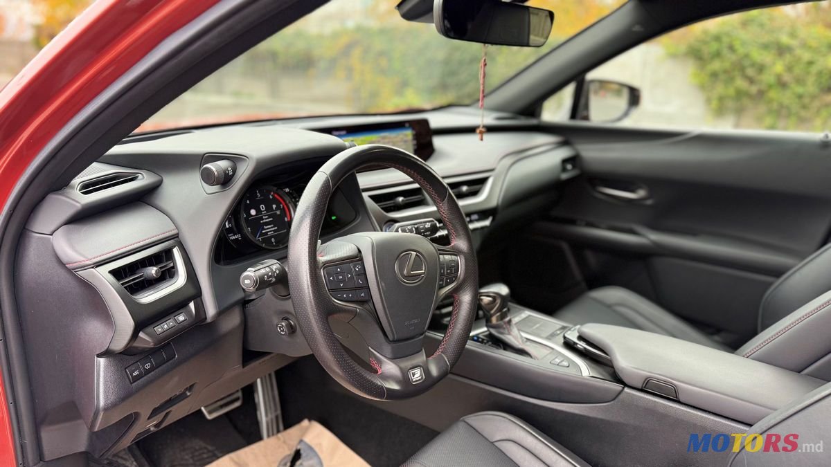 2019' Lexus UX photo #6