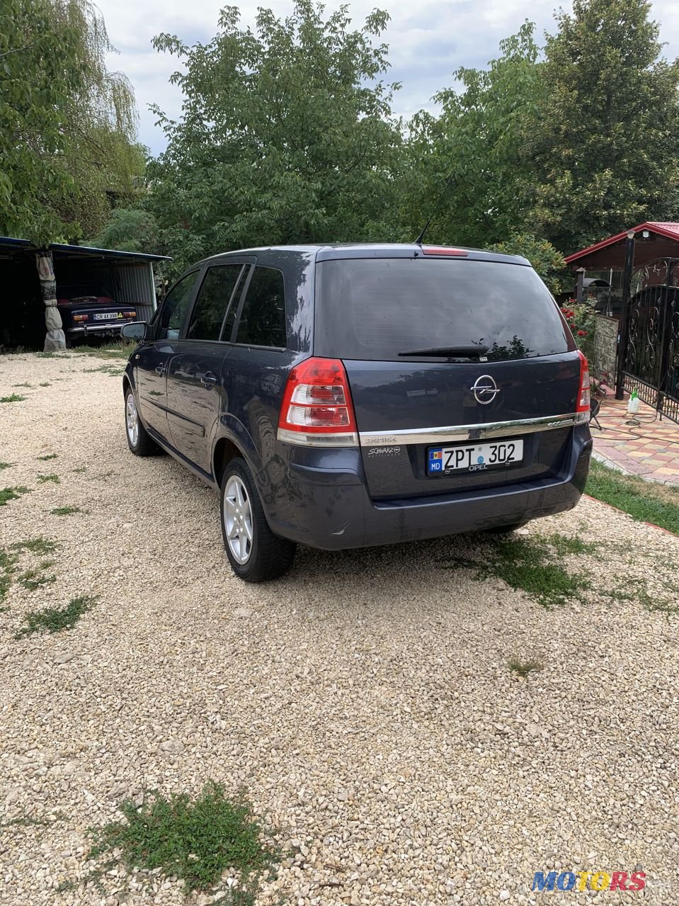 2009' Opel Zafira photo #2