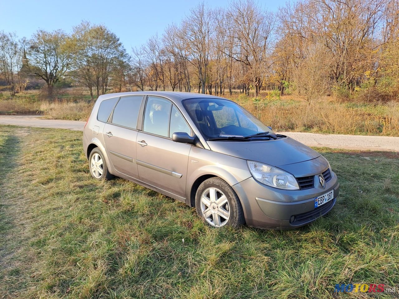 2005' Renault Grand Scenic photo #1