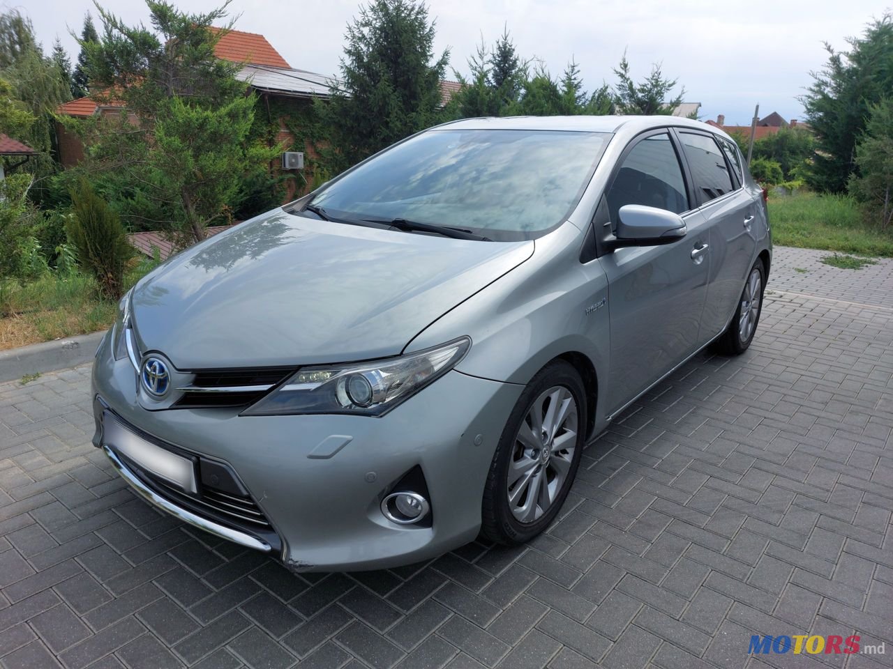 2013' Toyota Auris photo #3